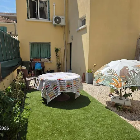 Townhouse With Terrace Toulon