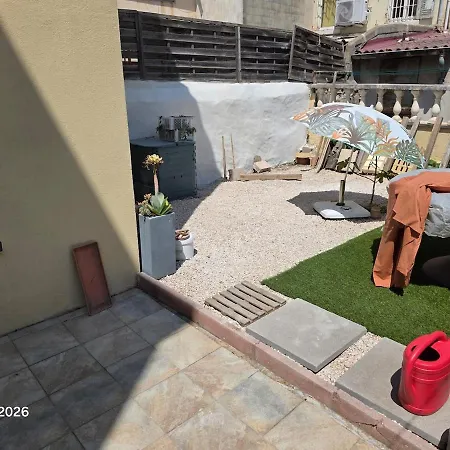 Townhouse With Terrace Holiday home Toulon