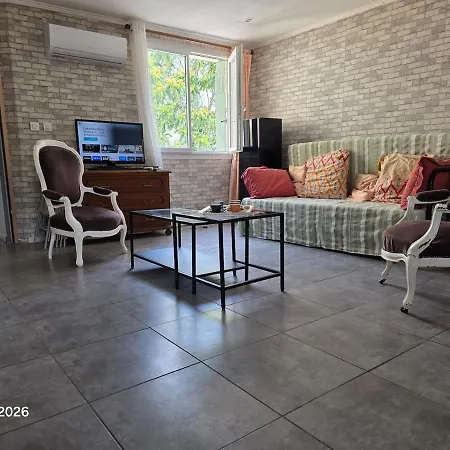 Townhouse With Terrace Apartmán