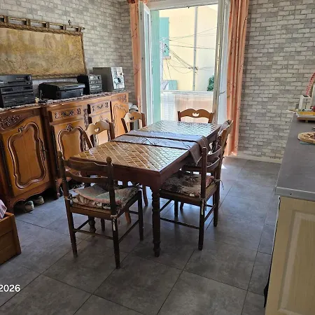 Townhouse With Terrace Toulon